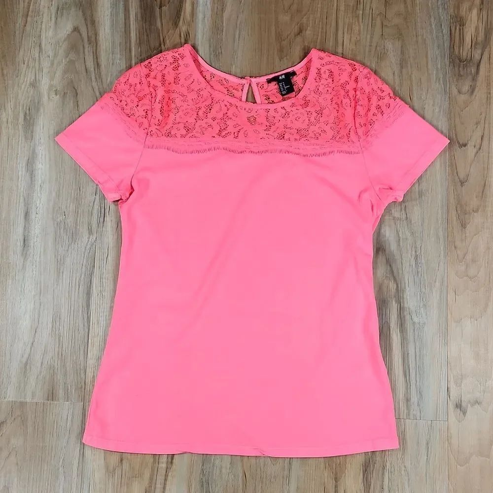 🔺️H&M Hot Pink Laced Neck Short Sleeve Top Medium
